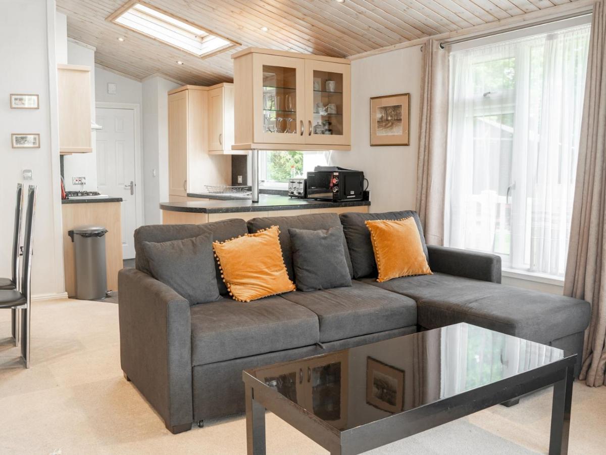 Pass The Keys The Lodge At Point House Farm - Sleeps Up To 6 Chester Exterior foto