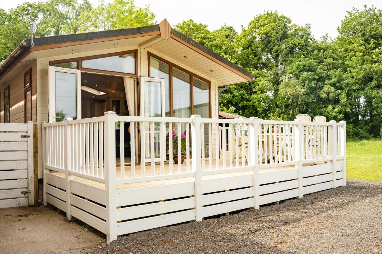 Pass The Keys The Lodge At Point House Farm - Sleeps Up To 6 Chester Exterior foto